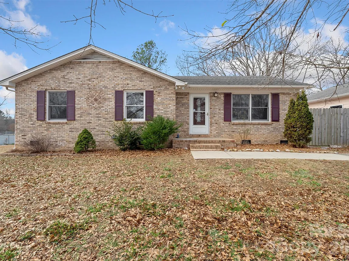 225 Belhaven Cir, Clover, SC 29710